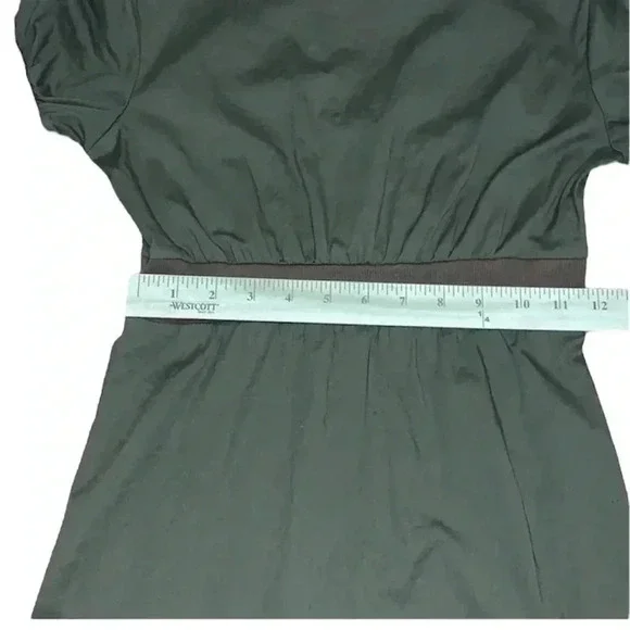 Green mini dress “Annie” style, capped sleeves , v neck sz small, - Picture 6 of 8